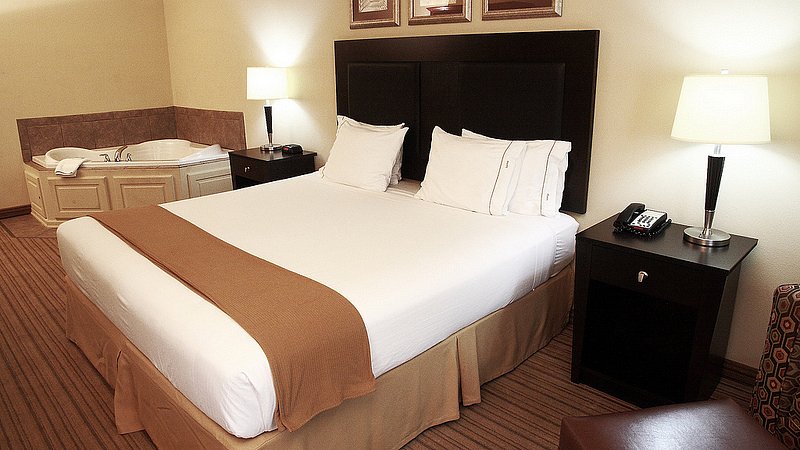Holiday Inn Express & Suites Shreveport - West By IHG