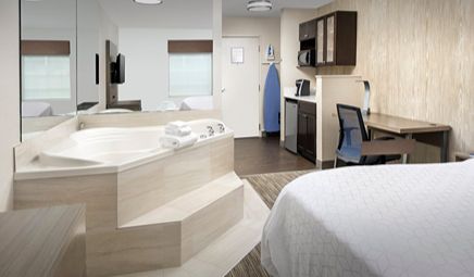 Holiday Inn Express Hotel & Suites Annapolis, an IHG Hotel photo 1
