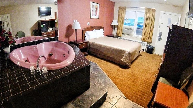 Red Carpet Inn West Springfield