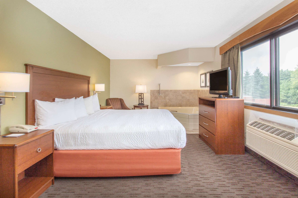 AmericInn by Wyndham Calumet photo 1