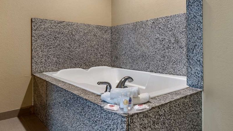 Comfort Suites photo 1
