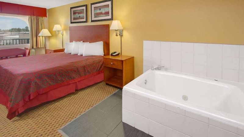 Days Inn by Wyndham Gulfport
