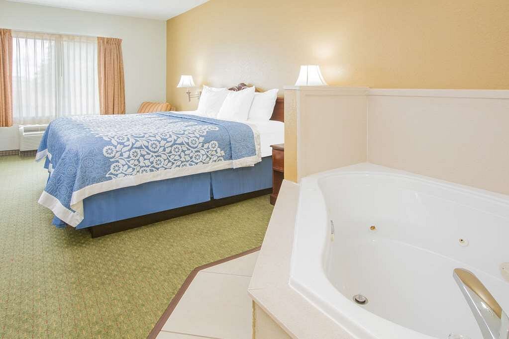Days Inn by Wyndham Hattiesburg MS