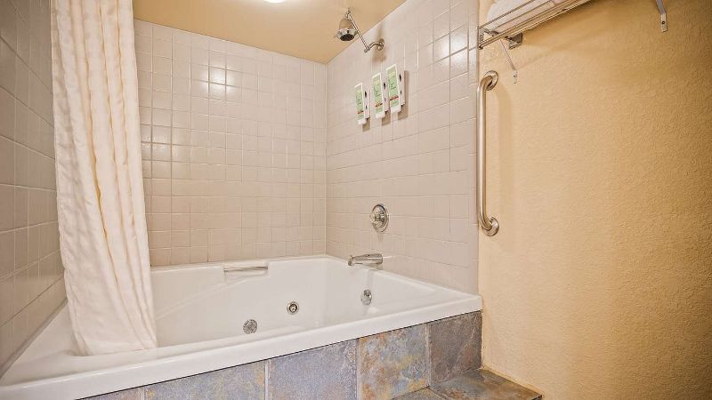 Best Western Center Pointe Inn