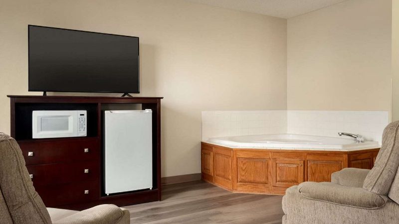 Super 8 by Wyndham Bethany MO