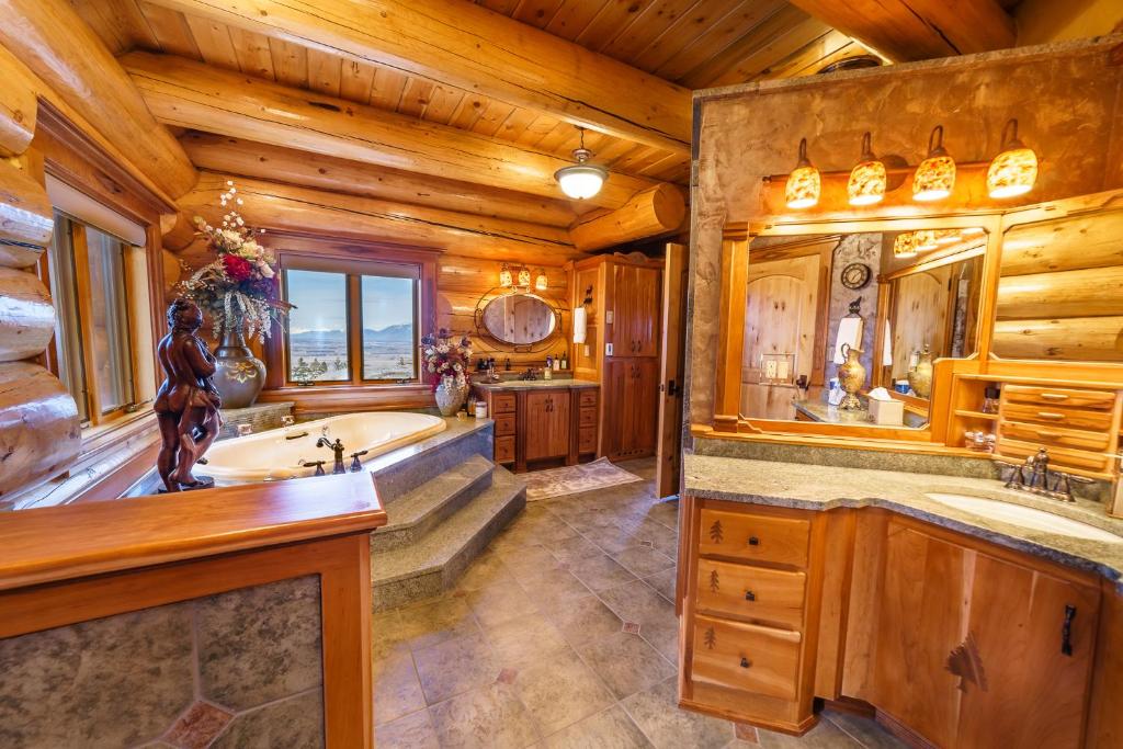Coyote Bluff Estate
