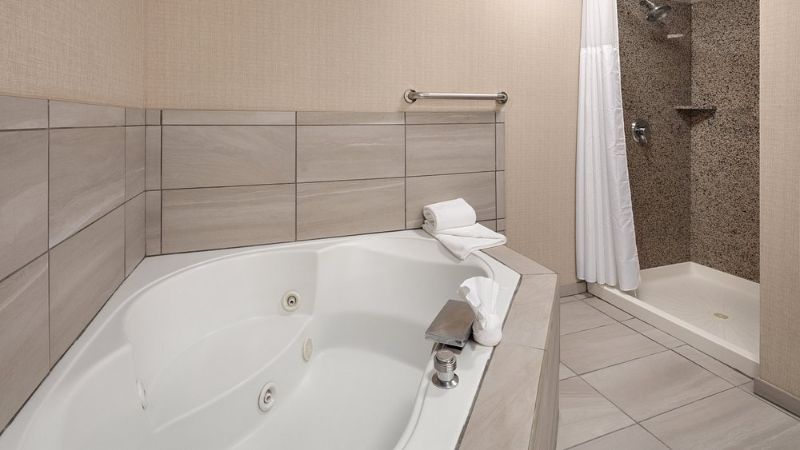 Holiday Inn Express Hotel & Suites Cherry Hills, an IHG Hotel photo 1