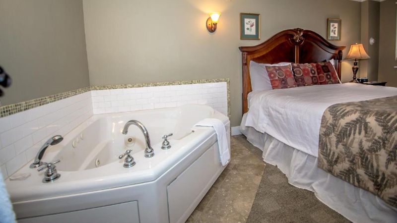 Cranmore Inn and Suites, a North Conway boutique hotel