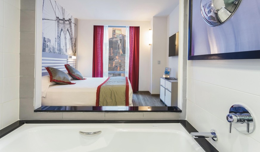 Hotel Riu Plaza New York Times Square - Jetted-Tub Suite