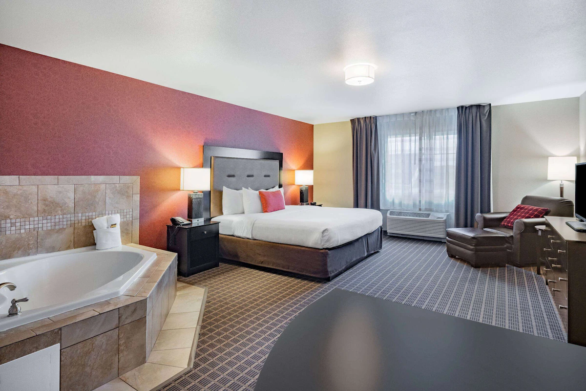 Hawthorn Suites by Wyndham Dickinson photo 1