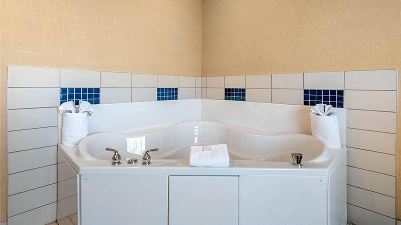 Cambria Hotel Akron – Canton Airport