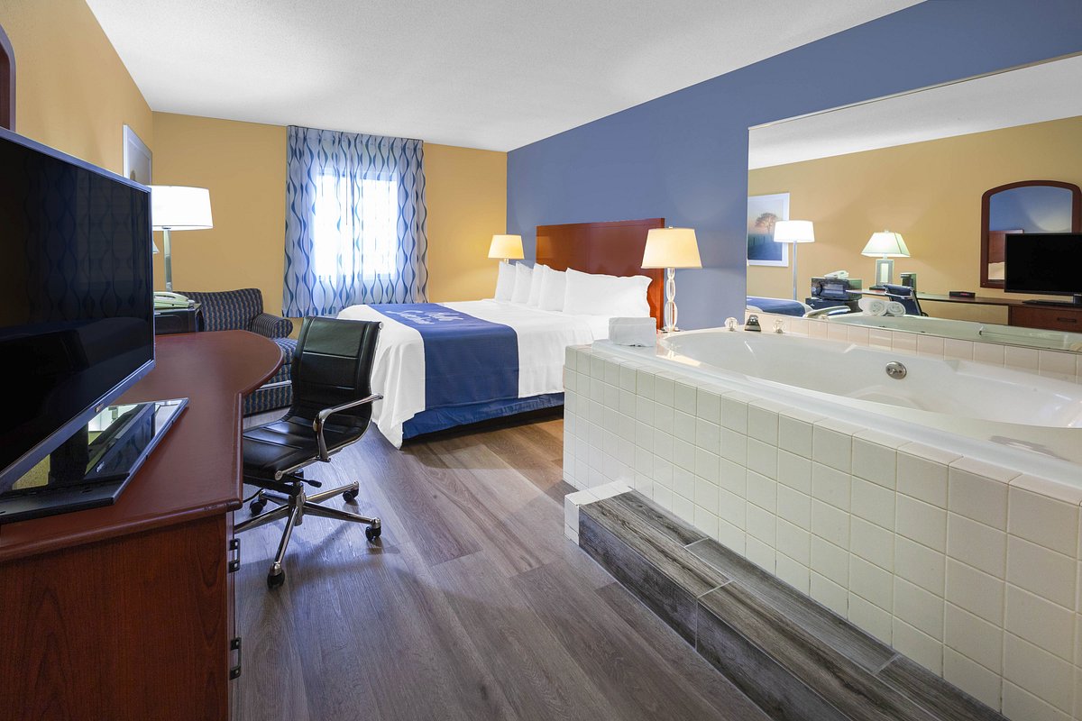 Days Inn by Wyndham Milan Sandusky South photo 1