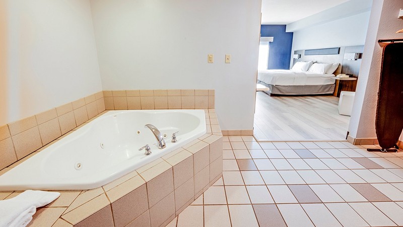 Holiday Inn Express & Suites Columbus OSU-Medical Center, an IHG Hotel photo 1