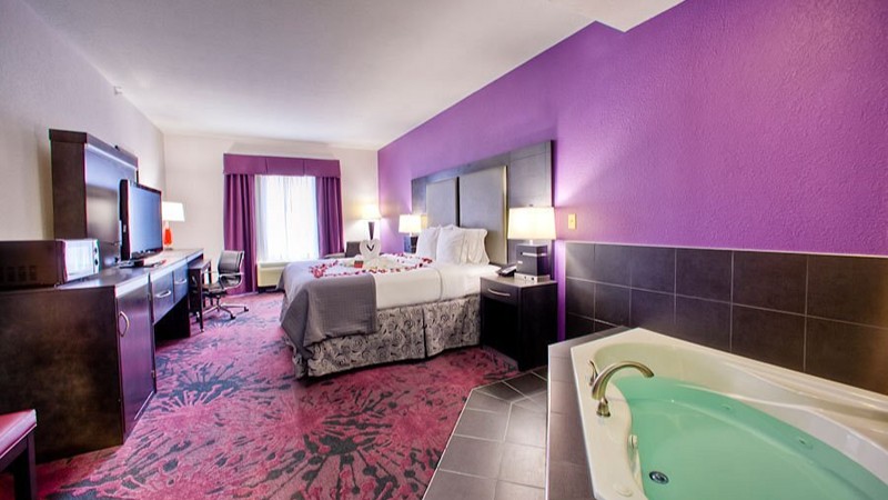 Holiday Inn Express & Suites Columbus – Polaris Parkway