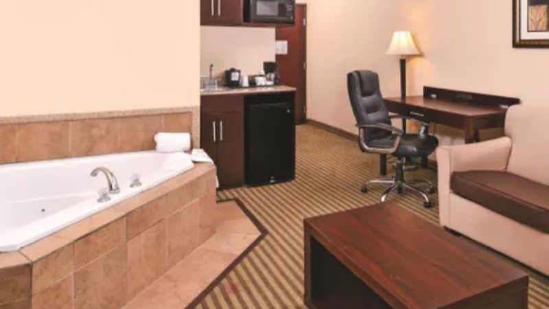 La Quinta Inn & Suites by Wyndham Woodward
