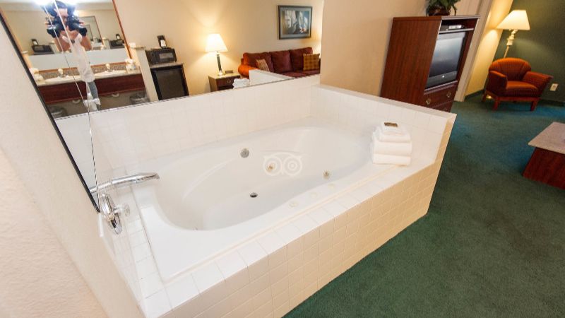 Ashley Inn and Suites photo 1