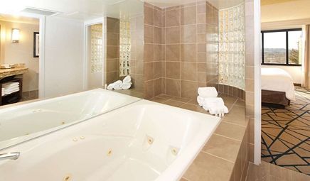 Embassy Suites by Hilton Portland Tigard