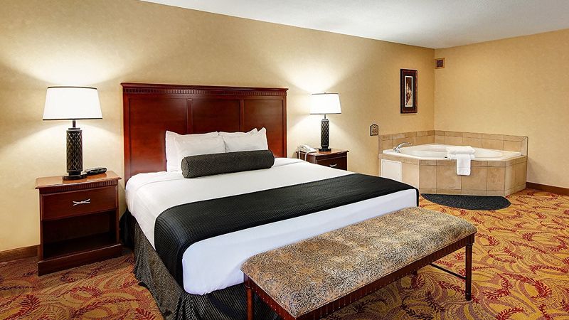 The Grand Hotel – Salem