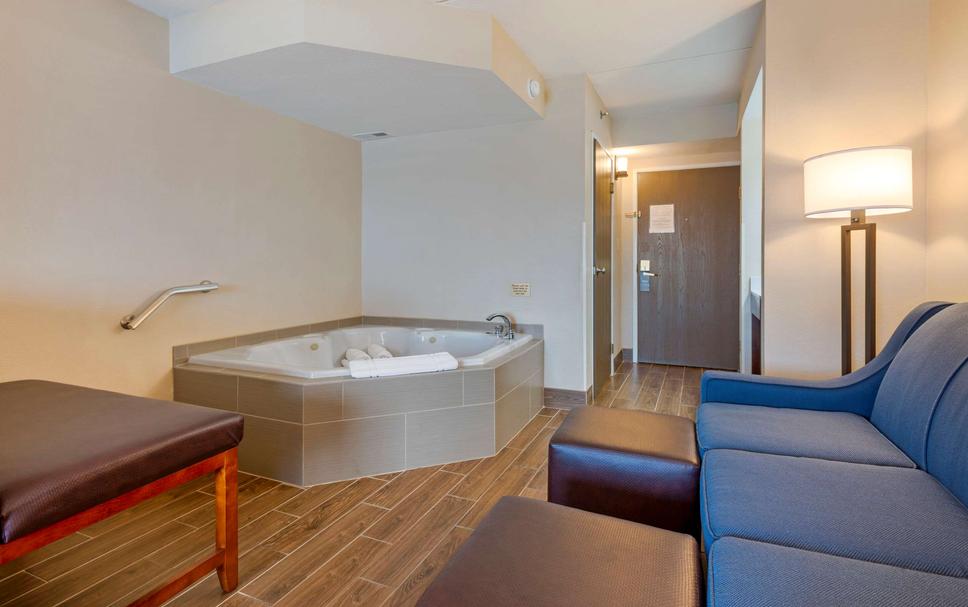 Comfort Inn and Suites Wilkes Barre – Arena