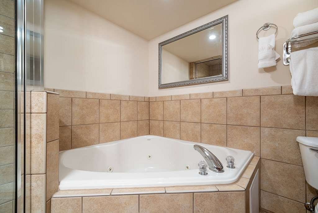 Ramada by Wyndham Sioux Falls Airport – Waterpark Resort & Event Center
