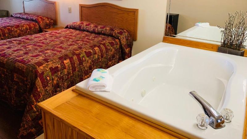 Landmark Inn