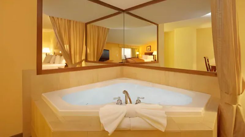 Quality Inn Near The Island Pigeon Forge