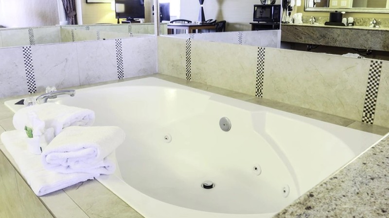 Crystal Inn Hotel & Suites Midvalley