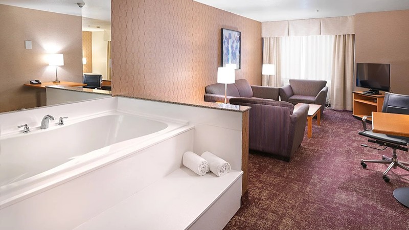 Crystal Inn Hotel & Suites – West Valley City