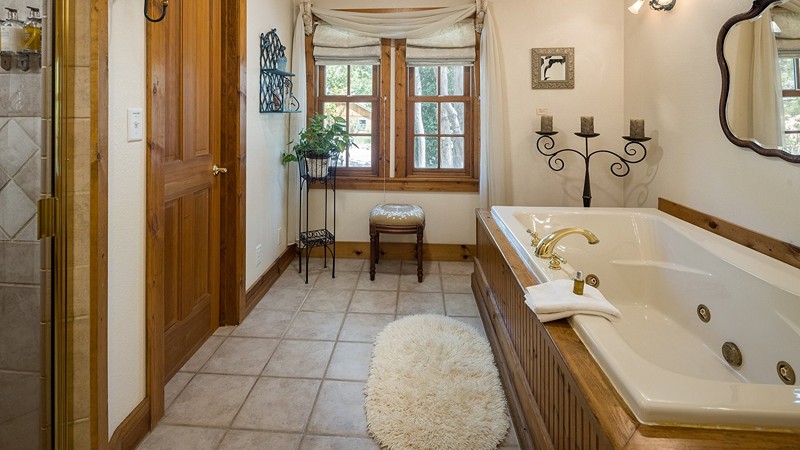 Sunflower Hill Inn