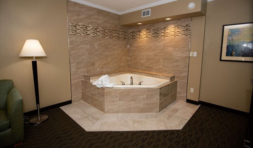 Best Western Plus Plattsburgh photo 1