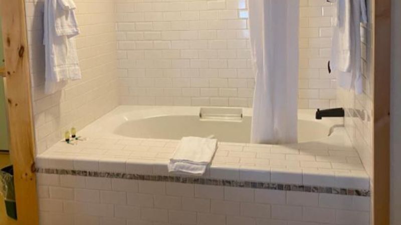Bromley View Inn photo 1