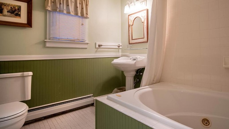 Cooper Hill Inn photo 1