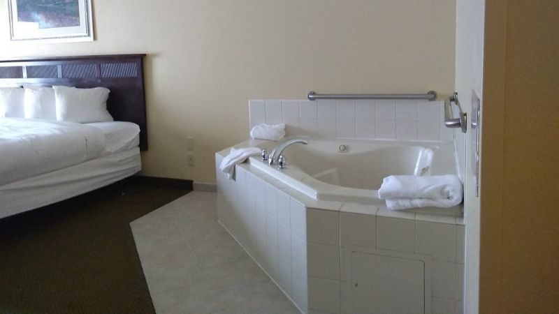 Comfort Inn & Suites Hampton Near Coliseum