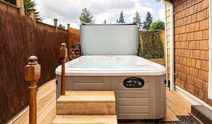 Tiny House with private Hot Tub near Seattle photo 1