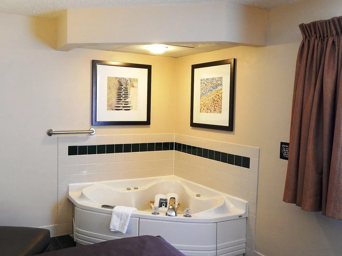 AmericInn by Wyndham Sturgeon Bay photo 1