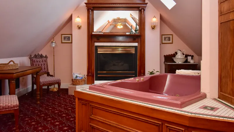 Scofield House Bed and Breakfast - King Whirlpool Suite photo 1