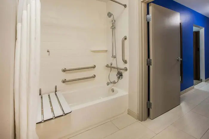 Holiday Inn Express & Suites San Jose Airport