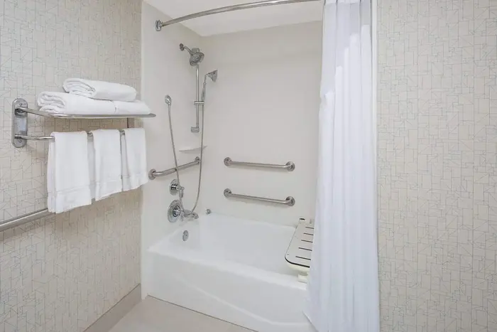 Holiday Inn Express San Diego Airport-old