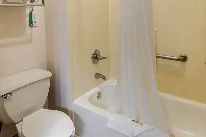 Quality Suites Burleson - Ft. Worth