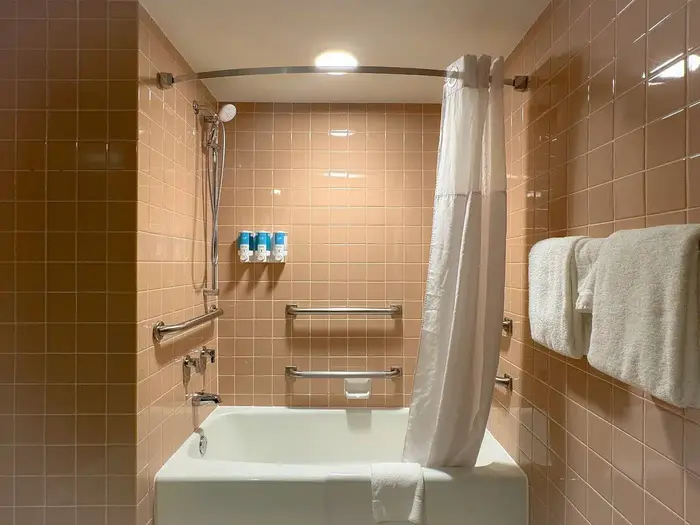 Drury Inn & Suites St. Louis Fenton