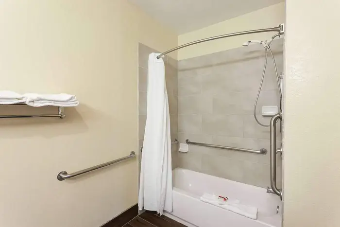 Super 8 by Wyndham Bakersfield South CA