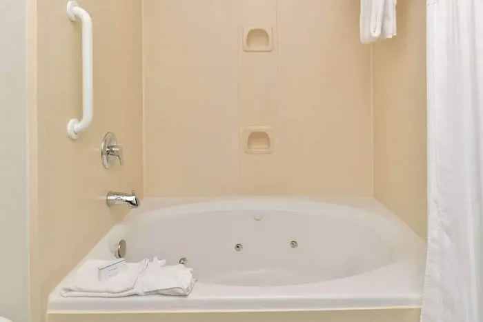 Holiday Inn Express Hotel & Suites Edmond