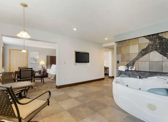 Best Western Plus Longbranch Hotel & Convention Center