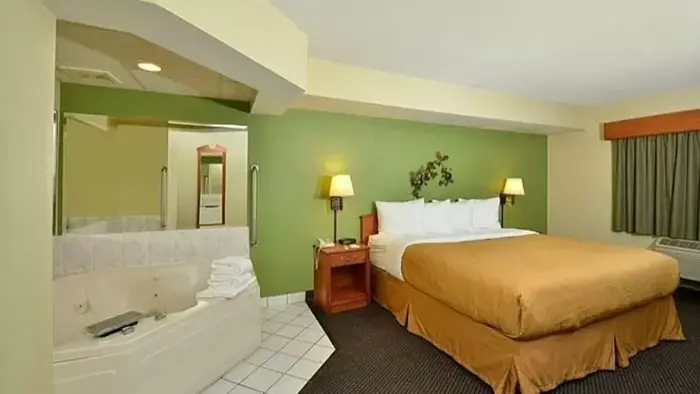 Quality Inn Bolingbrook I-55