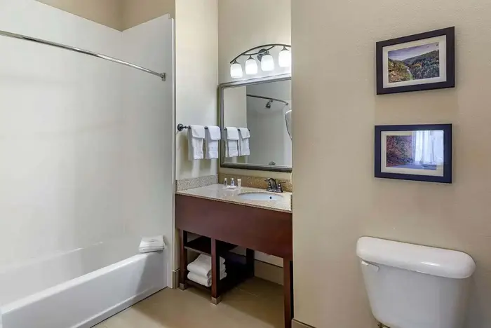 Comfort Inn & Suites