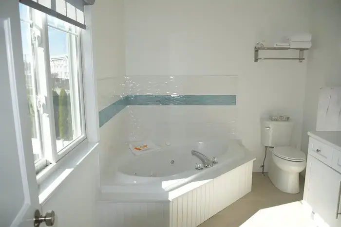 Rhea's Inn By The Sea