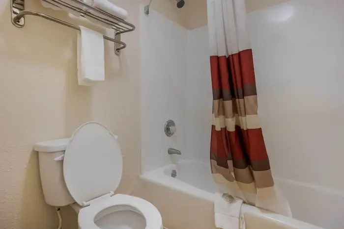 Red Roof Inn & Suites Statesboro – University
