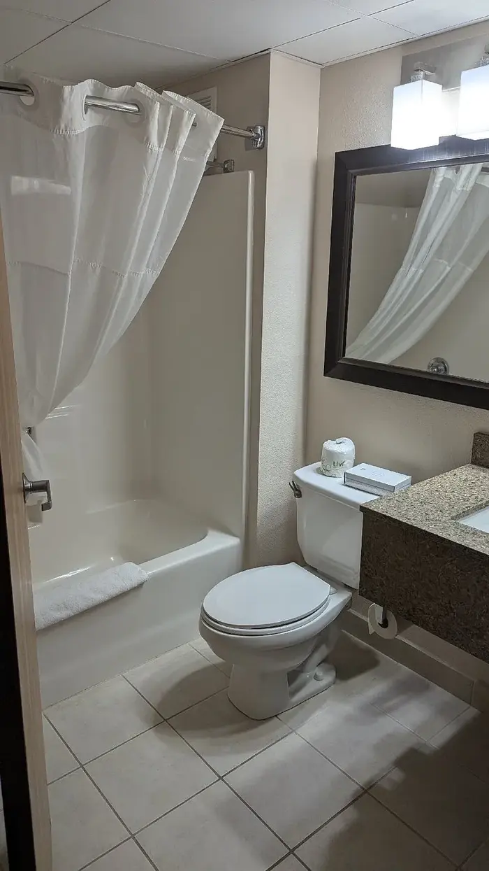 AmericInn by Wyndham Madison SD