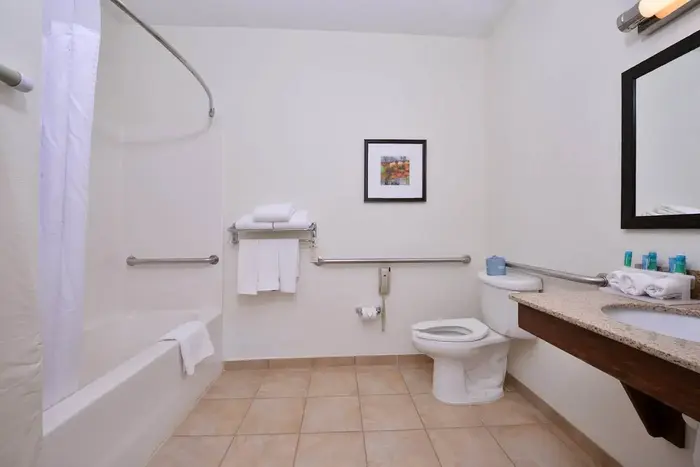 Holiday Inn Express & Suites Lancaster-Lititz