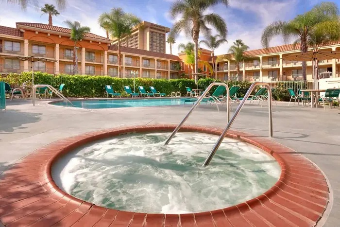Cortona Inn & Suites Anaheim Resort